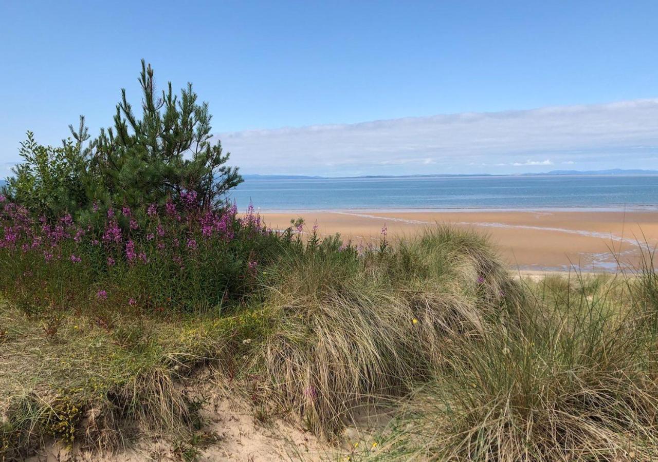 The Tower, Moray Firth Holiday Home Kinloss エクステリア 写真
